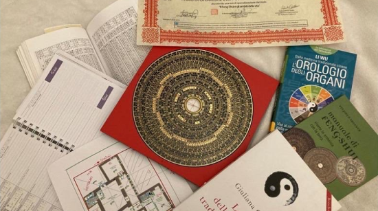 Collection of manuals and texts used in Raffaela Marescalco's study path for becoming a professional Feng Shui cosnultant.